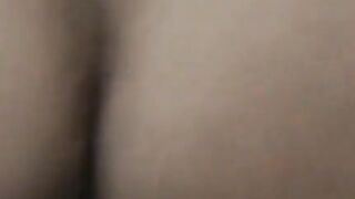 Osos maduros en la cama: follando sin condón