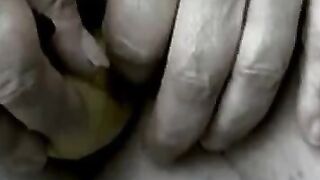Arab BBW Plays with Banana on Webcam 2