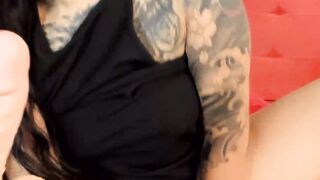 RoxanneJoyy Makes Her Pussy So Wet
