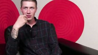 Alan North Shows Off H
