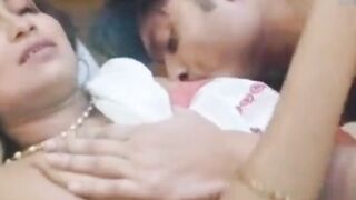 Desi Jamai Ne Sasu Maa Ko Akele Room Me Chudai Kari