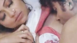 Desi Jamai Ne Sasu Maa Ko Akele Room Me Chudai Kari