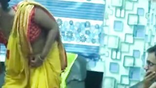 Desi Jiya Kamwali Bhabhi Fucking with Her Owners Homemade