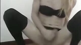 Cum with Crossdresser Bella