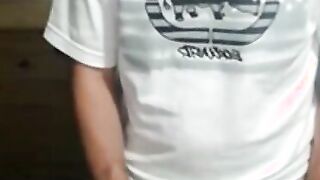 Nerdy Twink Cums on Cam