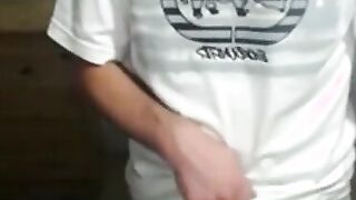 Nerdy Twink Cums on Cam