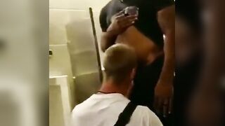 Hunk Gets Amateur Blowjob With Cum Tribute