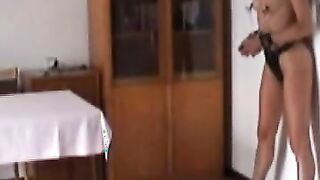 Deutsche Sklavin Clarissa: Amateur-BDSM mit einer MILF