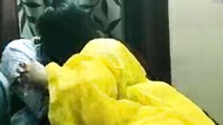 yellow saree Bhabhi Ki Chudai kari Ghar me Boyfriend ne
