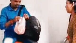 Bra Saler Boy Fucked By Customer Bhabhi
