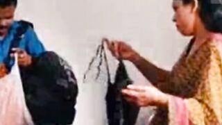 Bra Saler Boy Fucked By Customer Bhabhi