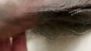 Vieil homme asiatique se masturbe en solo