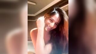 Poonam Pandey Bae striptease