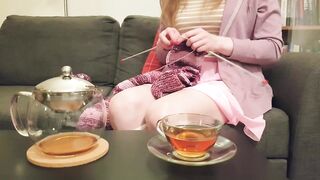 Cosy Diaper Peeing while Knitting and Drinking Tea