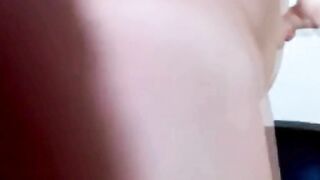 Pretty Babe Dildo Fucked Her Pussy on Cam