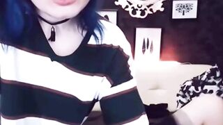 Teen Lesbians Gets Horny And Start Pleasing Each O