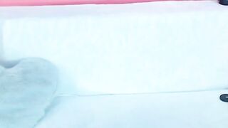 Pretty Babe Finger Fuck Her Wet Pussy