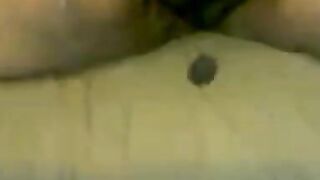 Wet Pussy Plays with Herself on Webcam