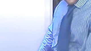 Empresário Barbudo: Punheta Solo Amadora