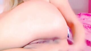 Gorgeous Cam Girl Loves Pussy Masturbation