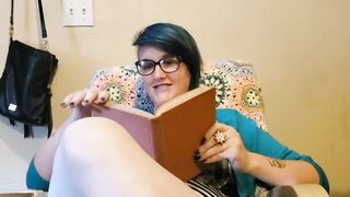 Ugly Fat vagina with mouth in Granny Underwear wants to Read you