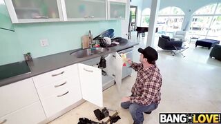 Victoria Cakes Fucks The Plumber