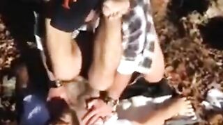 Osos amateur se divierten al aire libre