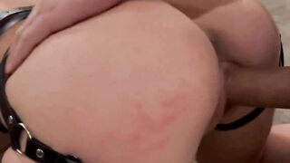 Sexsaechtige genieagt eine Doppelpenetration