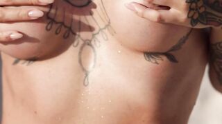 Ana Almeida reveals stunning naked body