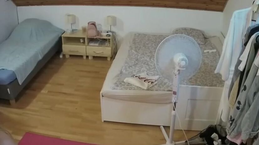 Voyeur 102