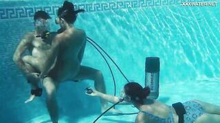 Swimming pool Bae 3-way with orgasms