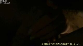 外表清纯美乳漂亮妹子看不出来内心如此放荡肉棒吃的津津有味j8边插自己还边揉阴蒂娇喘说好大好深不要