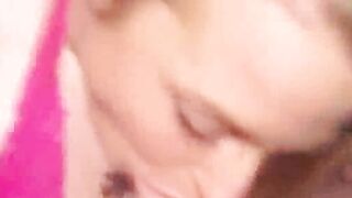 Vollbusiges Girl ist eine versaute Sexgranate
