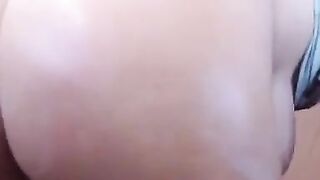 Sexy Girl Showing Off Her Arse on Webcam