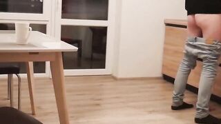 Geiles Luder in der Kaeche gebumst