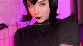 Mavis Passionately Fucks and Gets Facial