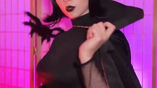 Mavis Passionately Fucks and Gets Facial