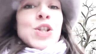 Haarige Muschi der Urlauberin gestopft