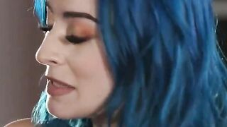 Kenna James and Jewelz Blu give the waiter a
