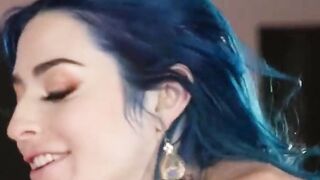Kenna James and Jewelz Blu give the waiter a