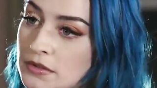 Kenna James and Jewelz Blu give the waiter a