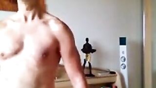 Osos amateurs follando duro en la cama