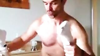 Osos amateurs follando duro en la cama