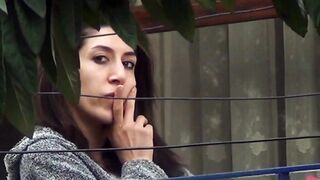 The Turkish woman saw the dick.