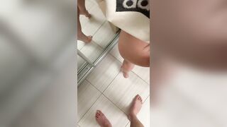 Моя сводная сестра хочет научиться сосать члены,громко стонет, любит когда кончают на лицо