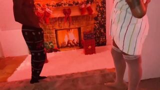 Liyahthebunni has a merry stretchy Christmas