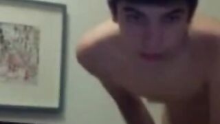 Cute Twink's Sexy Webcam Handjob