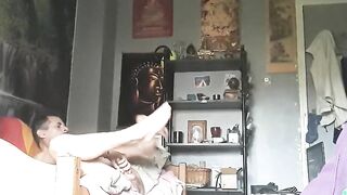 je me fais filmer en self footjob 3