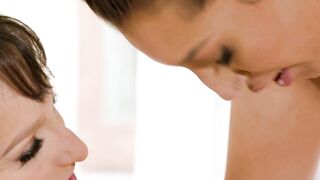 ALL GIRL RUBS - Nervous Bella Rolland Gets Her 1st Grind And She Gets An Unforgettable 1