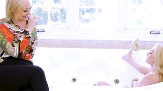 GIRLSWAY - Stuck Aaliyah Love Has Her Twat Devoured By Stacked Blonde Ryan Keely After Being Helped